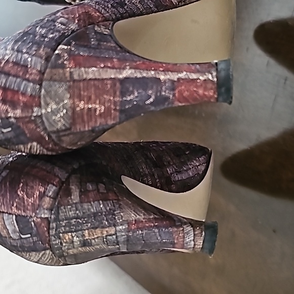 Life Stride Pumps - Picture 5 of 10